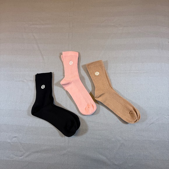Lululemon Accessories - Lululemon Daily Stride Ribbed Crew Socks 3 Pair Bundle Black Pink Tan Logo TM6